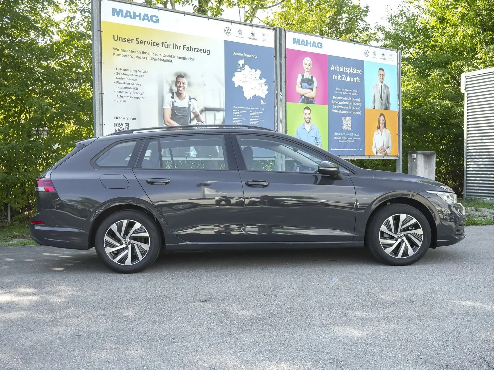 Volkswagen Golf VIII Variant Life 2.0 TDI LED+ Navi ParkPilot Standhz App DSG