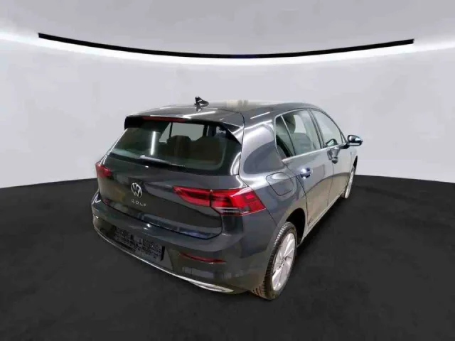 Volkswagen Golf 8 Style 2.0 TSI DSG LED+ NAVI R-KAM ACC SHZ