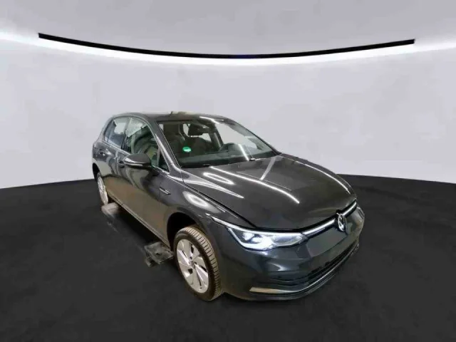 Volkswagen Golf 8 Style 2.0 TSI DSG LED+ NAVI R-KAM ACC SHZ