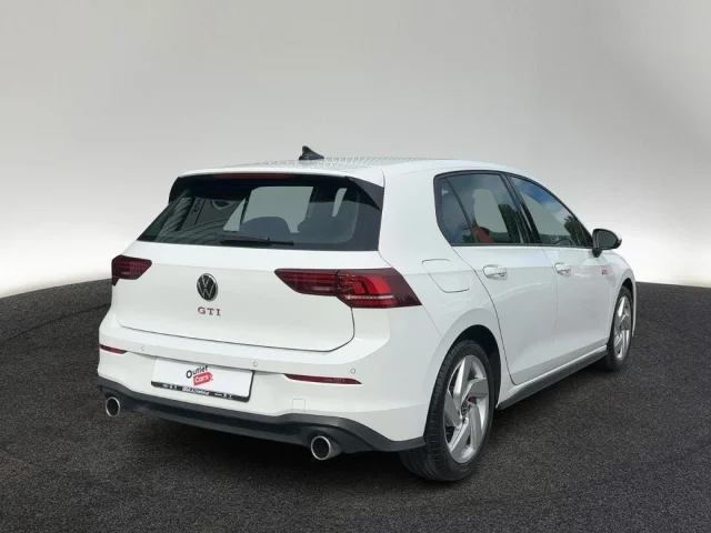 Volkswagen Golf GTI 2.0 TSI DSG ACC LED+ R-KAM SHZ VIRTUAL