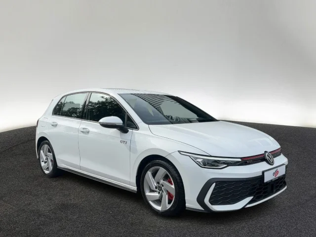 Volkswagen Golf GTI 2.0 TSI DSG ACC LED+ R-KAM SHZ VIRTUAL