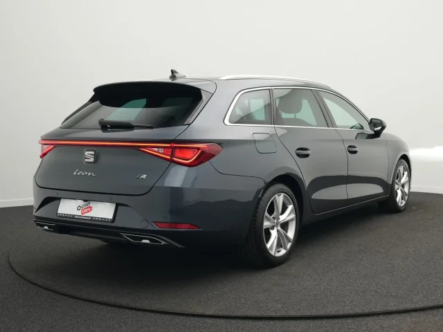 Seat Leon Sportstourer FR 2.0TDI DSG*ACC*AHK*R-KAM*17